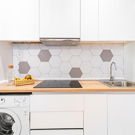 Edsam Madrid Apartments White ภายนอก รูปภาพ