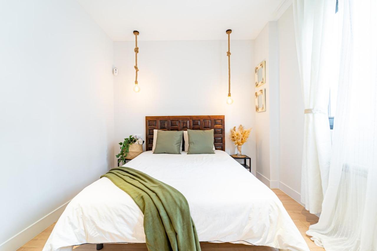 Edsam Madrid Apartments White ภายนอก รูปภาพ