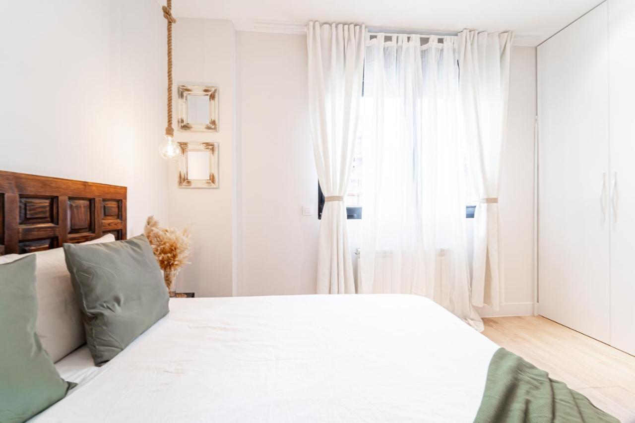 Edsam Madrid Apartments White ภายนอก รูปภาพ