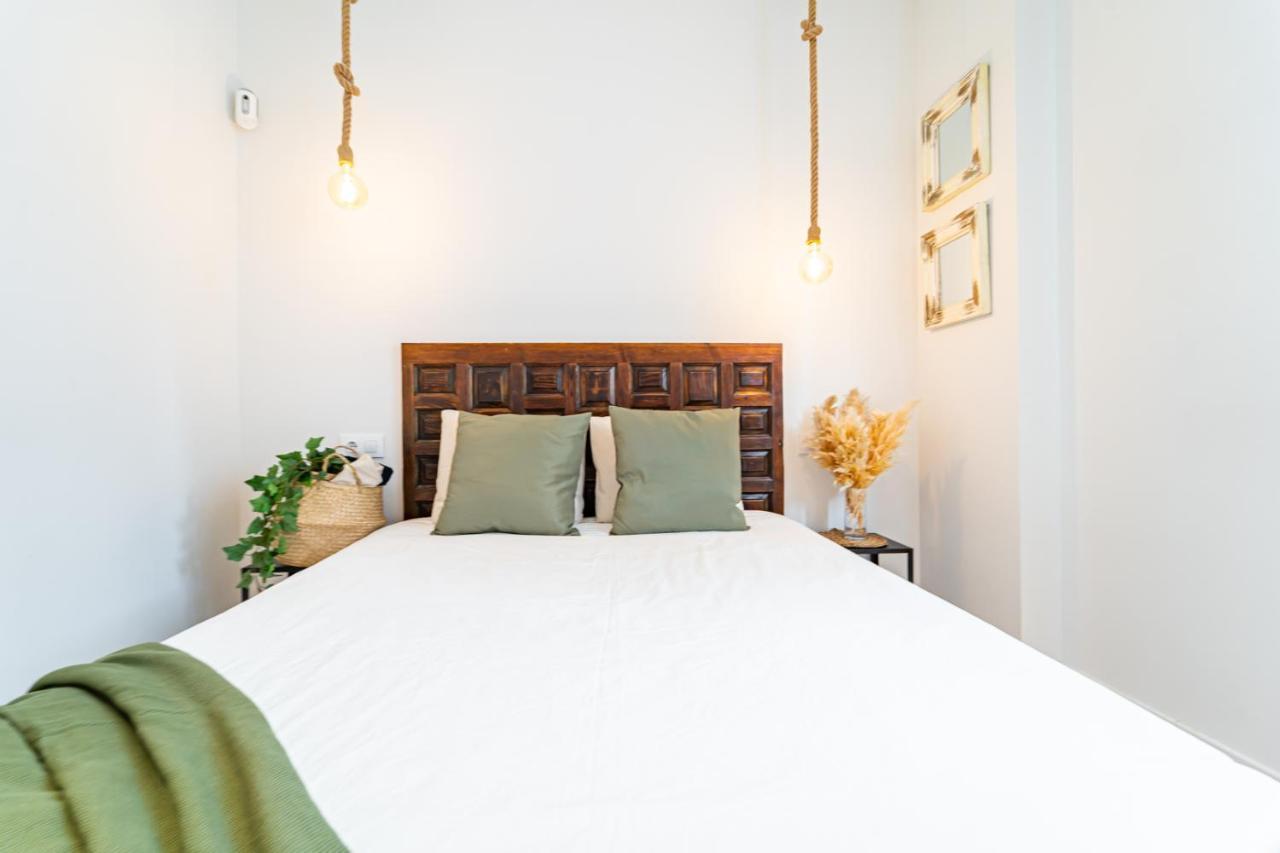 Edsam Madrid Apartments White ภายนอก รูปภาพ