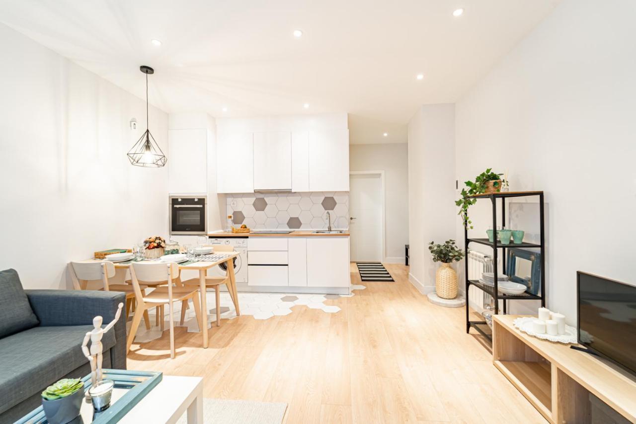 Edsam Madrid Apartments White ภายนอก รูปภาพ