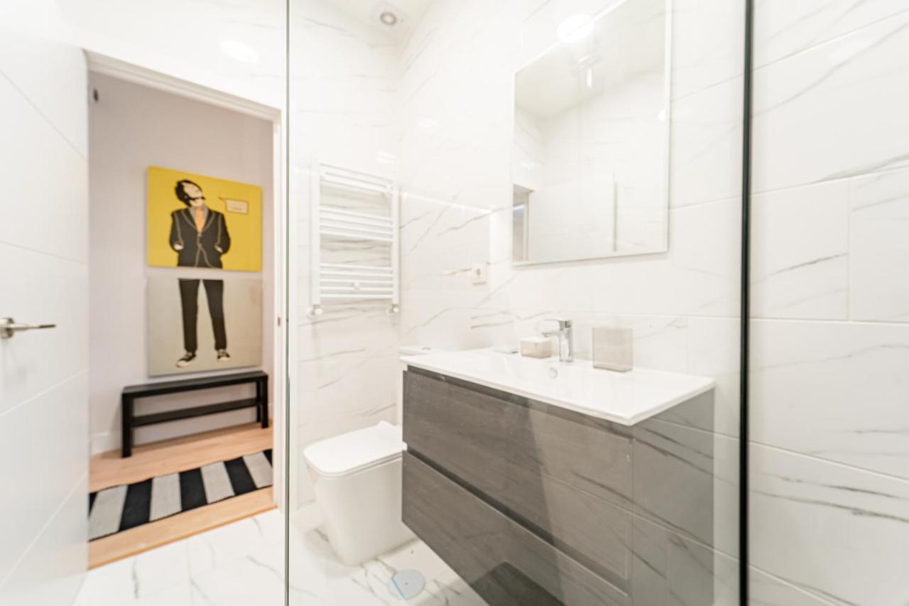 Edsam Madrid Apartments White ภายนอก รูปภาพ
